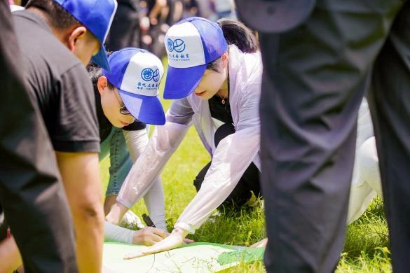 Ride Out the Storm and Fight to the End - BRIDGOLD Organized Outdoor Development Activity at Wencheng County